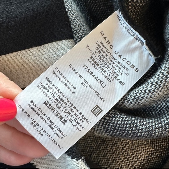 Marc Jacobs Monogram Oversized Knit Jumper and Monogram Knit Tube Skirt L/XL - Picture 13 of 16